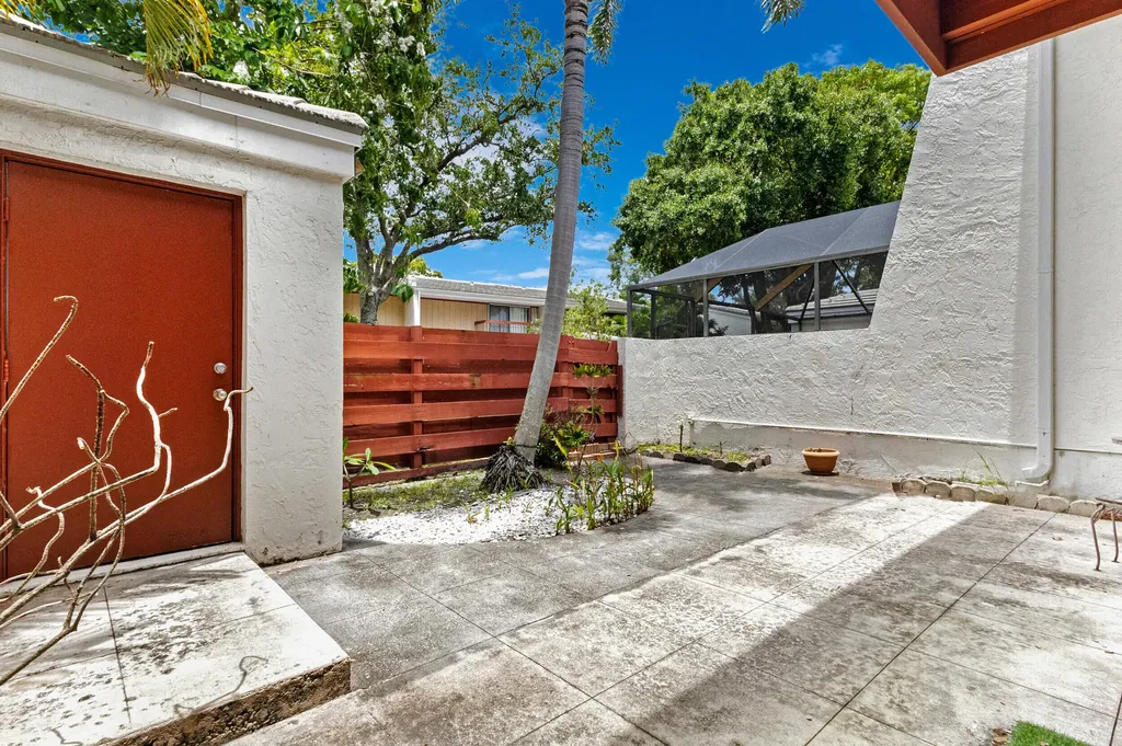 3015 Oaktree Lane Hollywood FL 33021