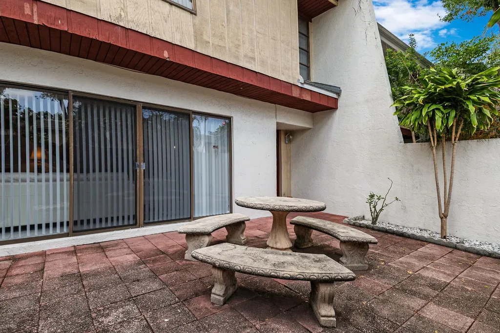 3015 Oaktree Lane Hollywood FL 33021