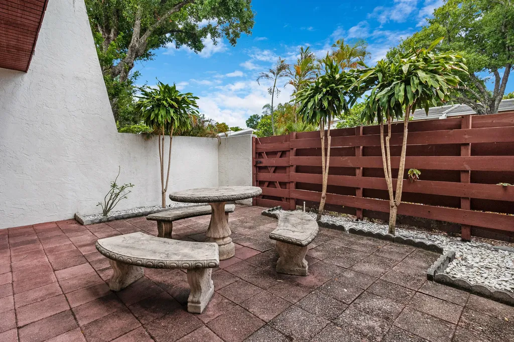 3015 Oaktree Lane Hollywood FL 33021