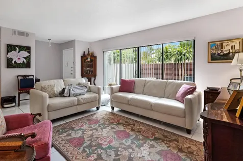 3015 Oaktree Lane Hollywood FL 33021
