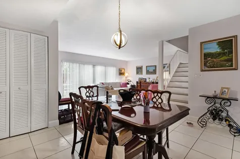 3015 Oaktree Lane Hollywood FL 33021