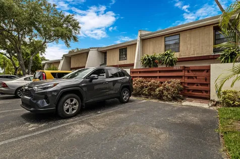 3015 Oaktree Lane Hollywood FL 33021