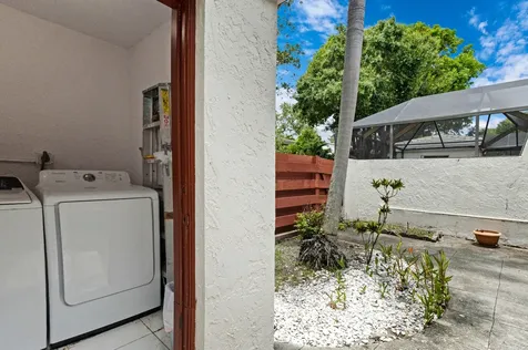 3015 Oaktree Lane Hollywood FL 33021