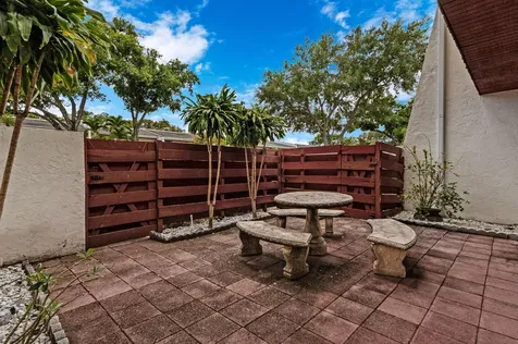 3015 Oaktree Lane Hollywood FL 33021
