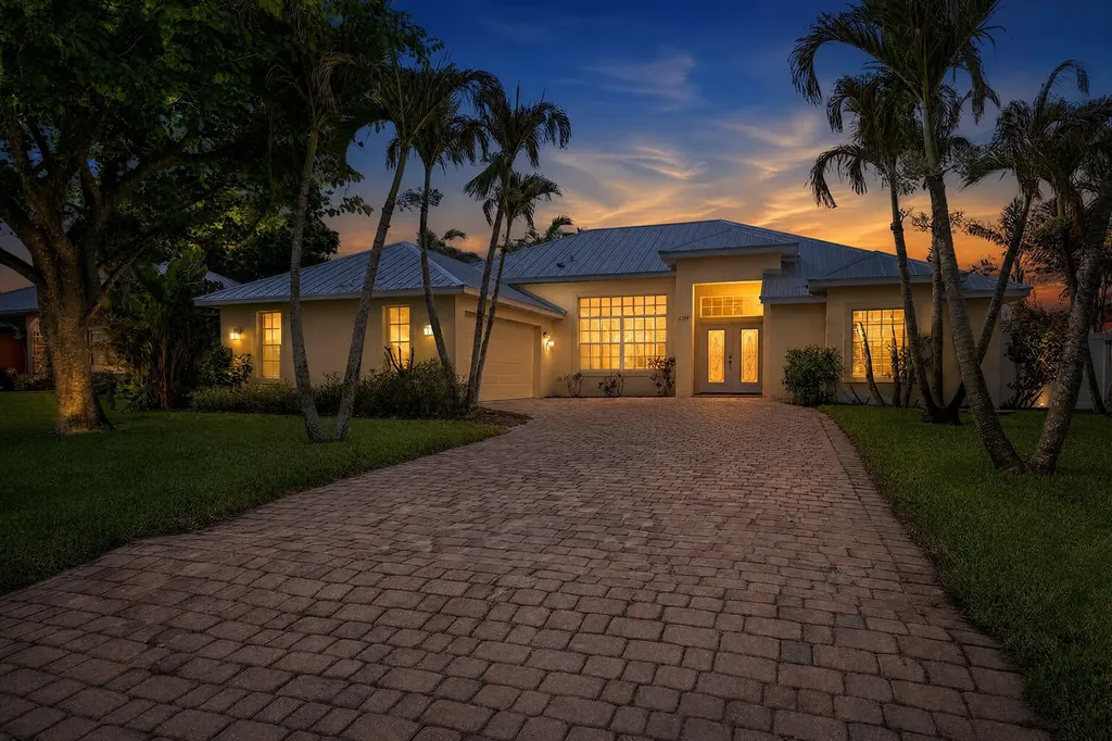 2314 SE Calcutta Circle Port St Lucie FL 34952