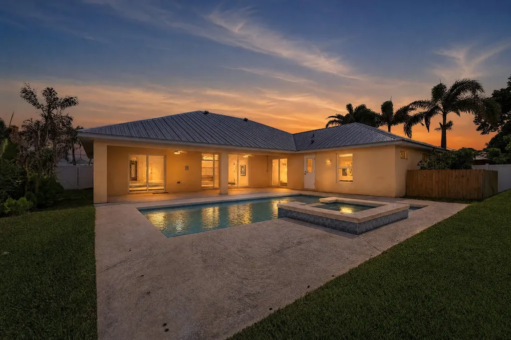 2314 SE Calcutta Circle Port St Lucie FL 34952
