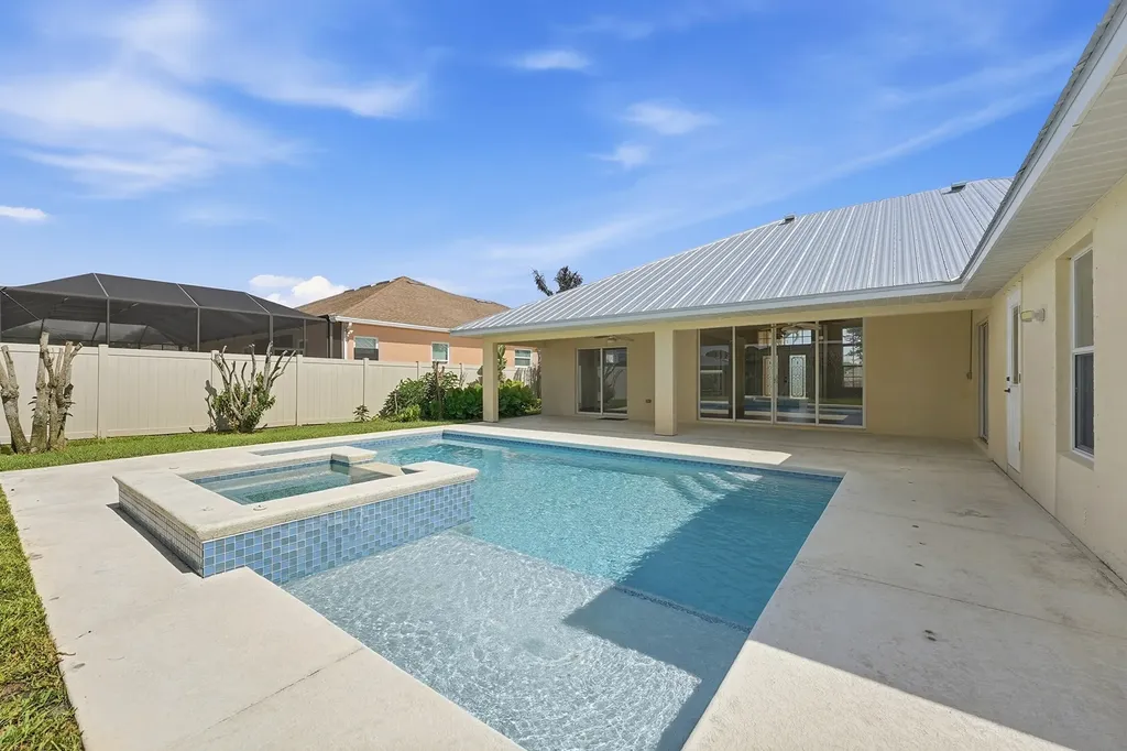 2314 SE Calcutta Circle Port St Lucie FL 34952