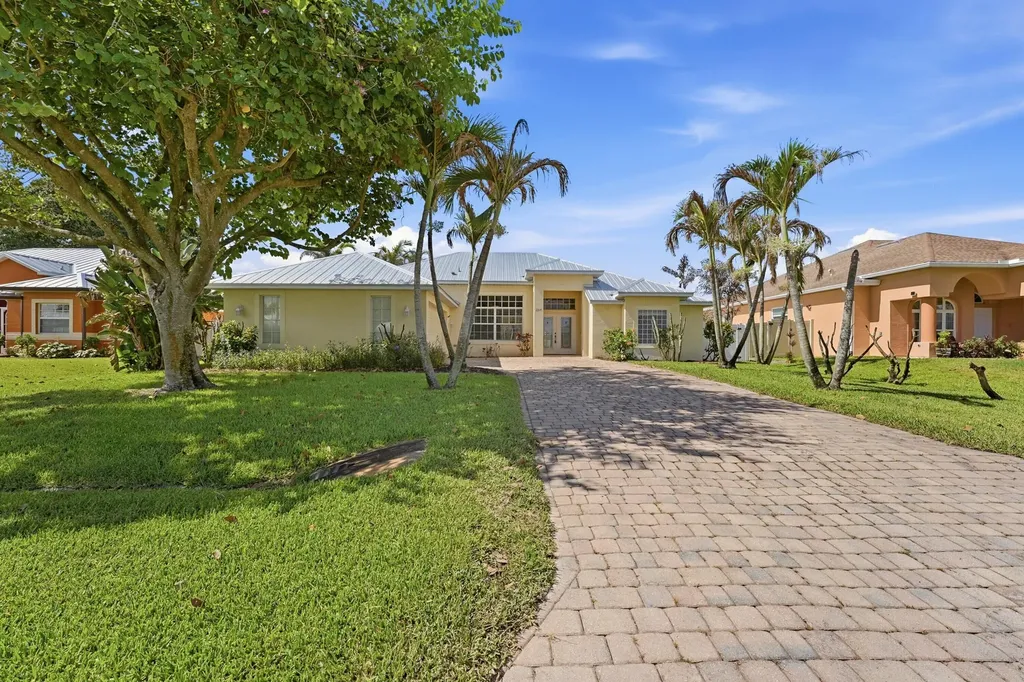 2314 SE Calcutta Circle Port St Lucie FL 34952