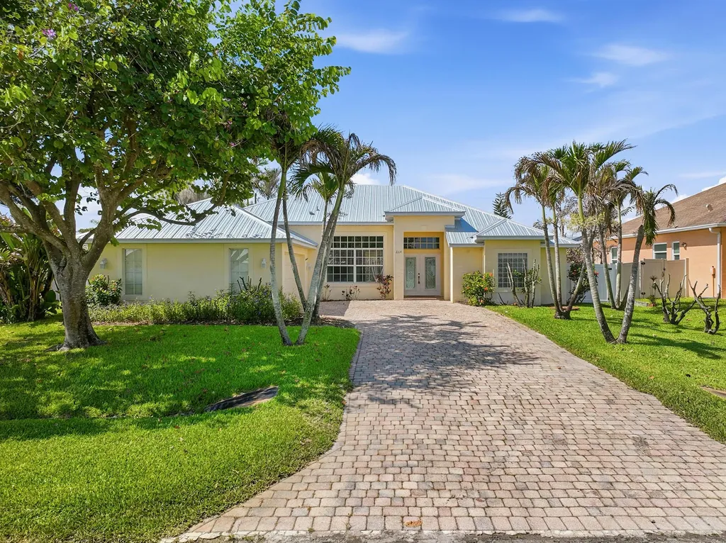 2314 SE Calcutta Circle Port St Lucie FL 34952
