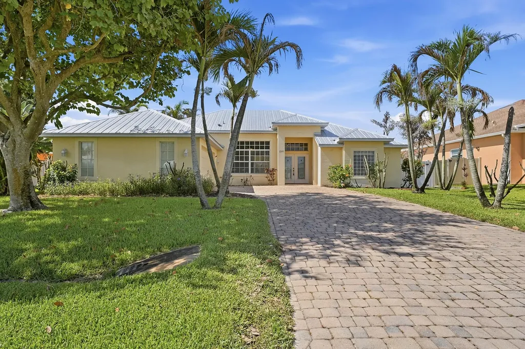 2314 SE Calcutta Circle Port St Lucie FL 34952