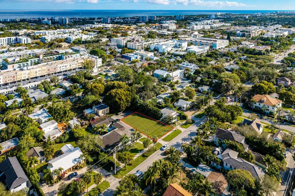 215 N Swinton Avenue Delray Beach FL 33444