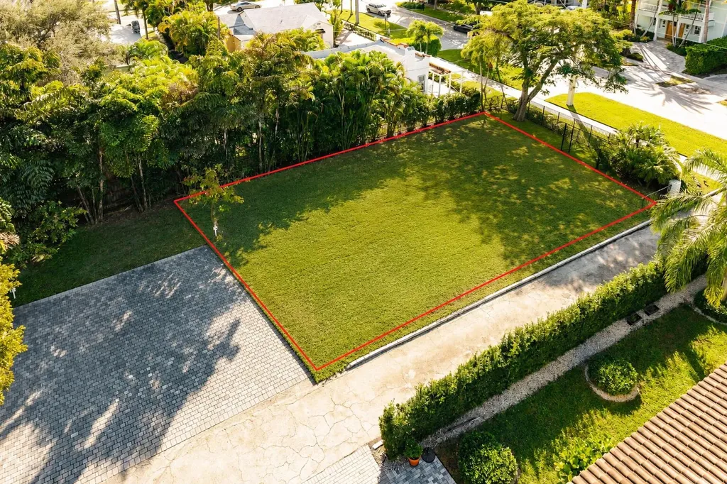 215 N Swinton Avenue Delray Beach FL 33444