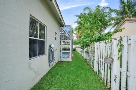 970 Greenwood Road Weston FL 33327