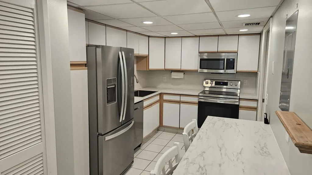 4200 Oaks Terrace Pompano Beach FL 33069
