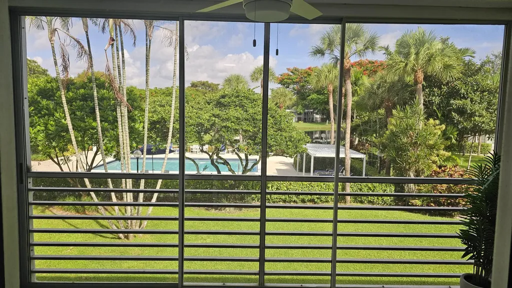 4200 Oaks Terrace Pompano Beach FL 33069