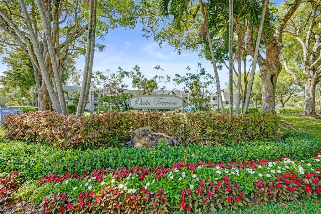 4200 Oaks Terrace Pompano Beach FL 33069