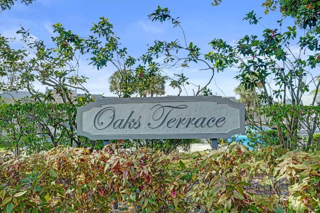 4200 Oaks Terrace Pompano Beach FL 33069