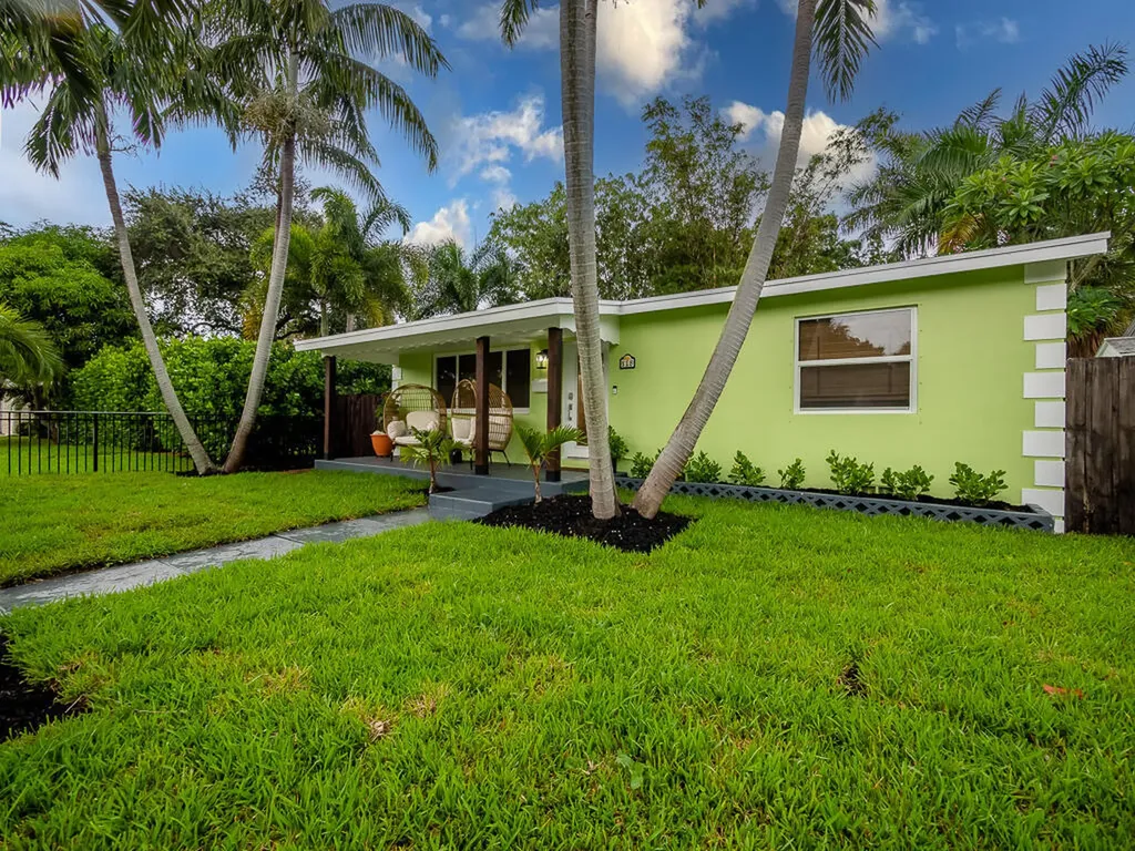 418 N Palmway Lake Worth Beach FL 33460