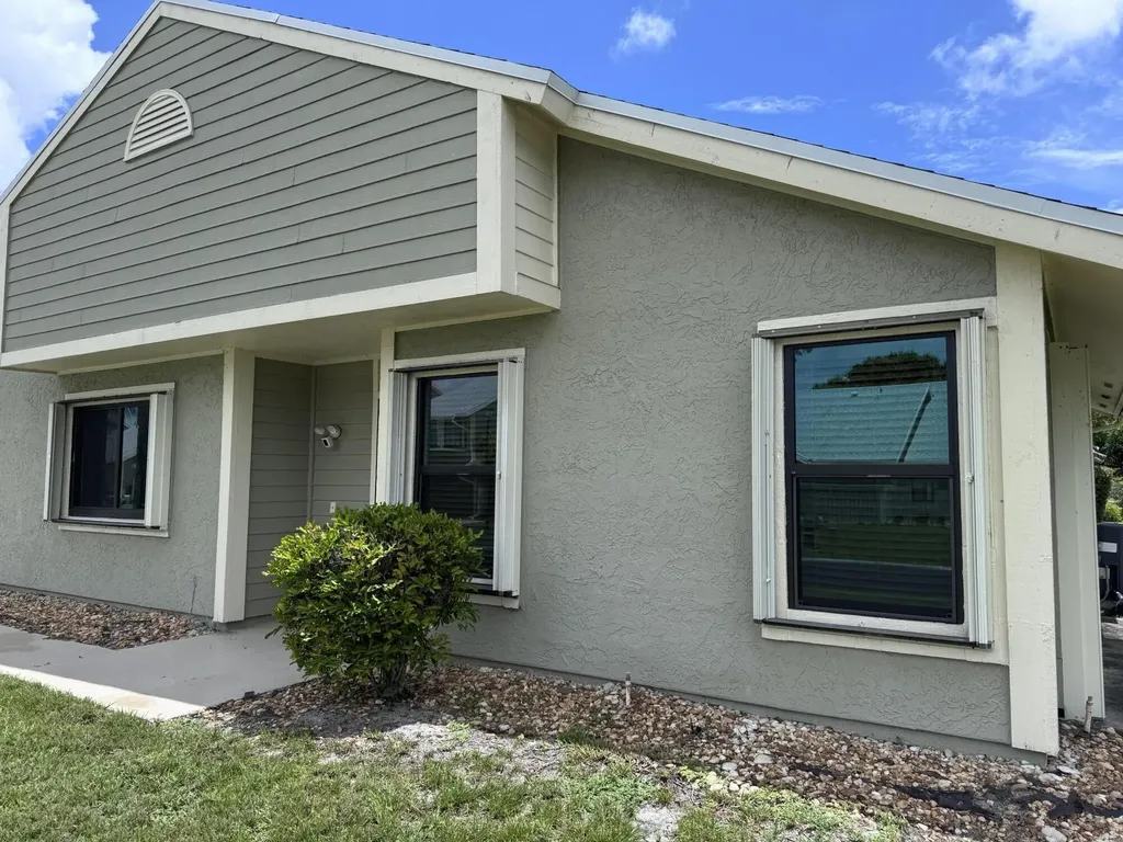 1428 SE Colchester Circle Port St Lucie FL 34952