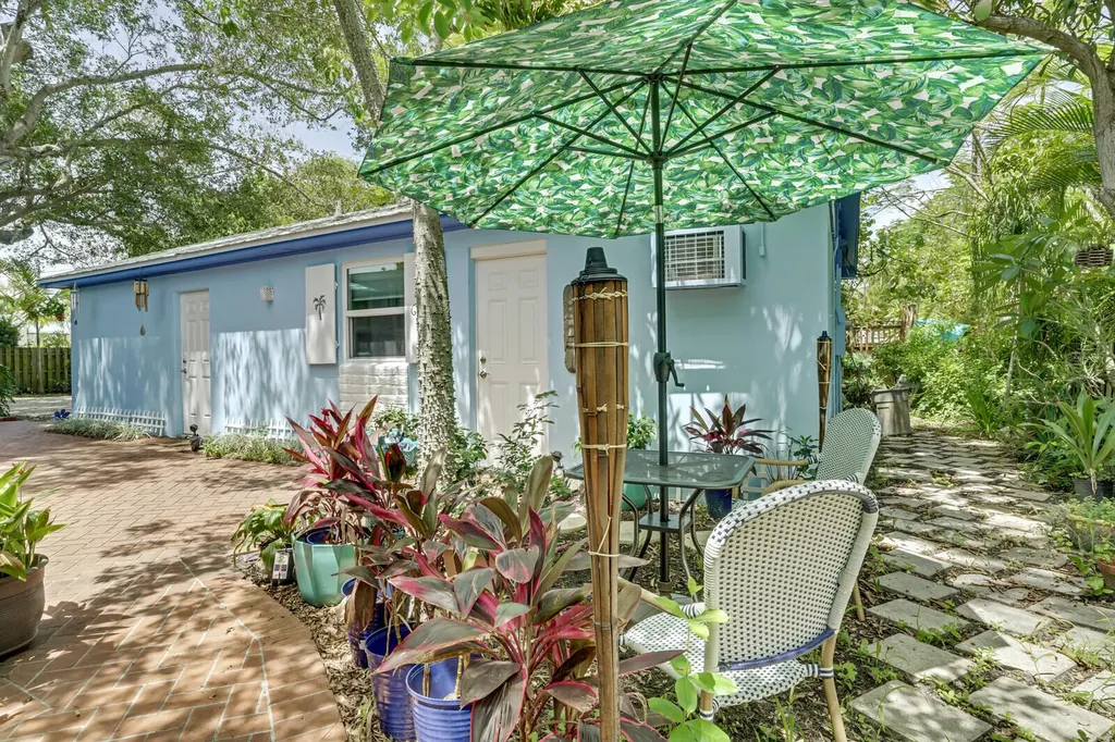 9 NW 9th Street Delray Beach FL 33444