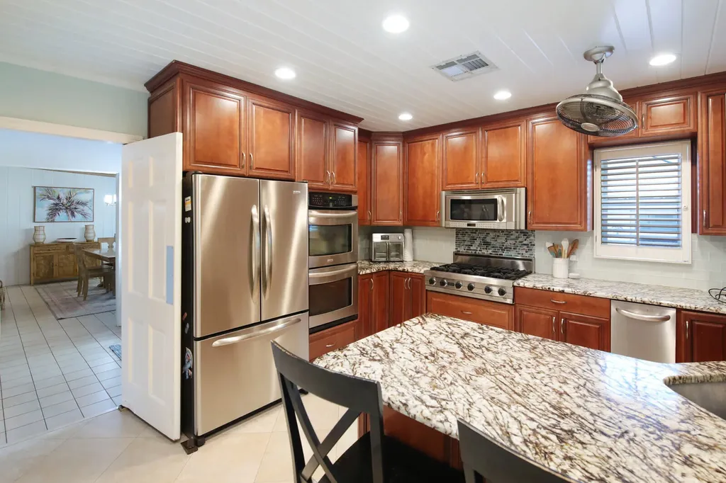 9 NW 9th Street Delray Beach FL 33444