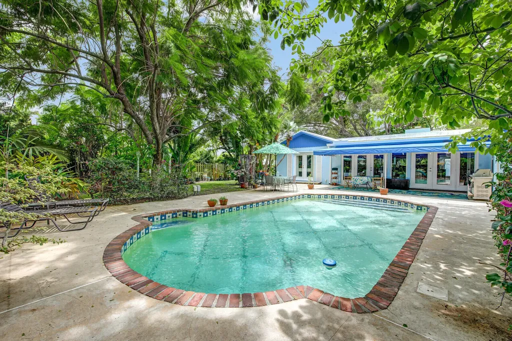 9 NW 9th Street Delray Beach FL 33444