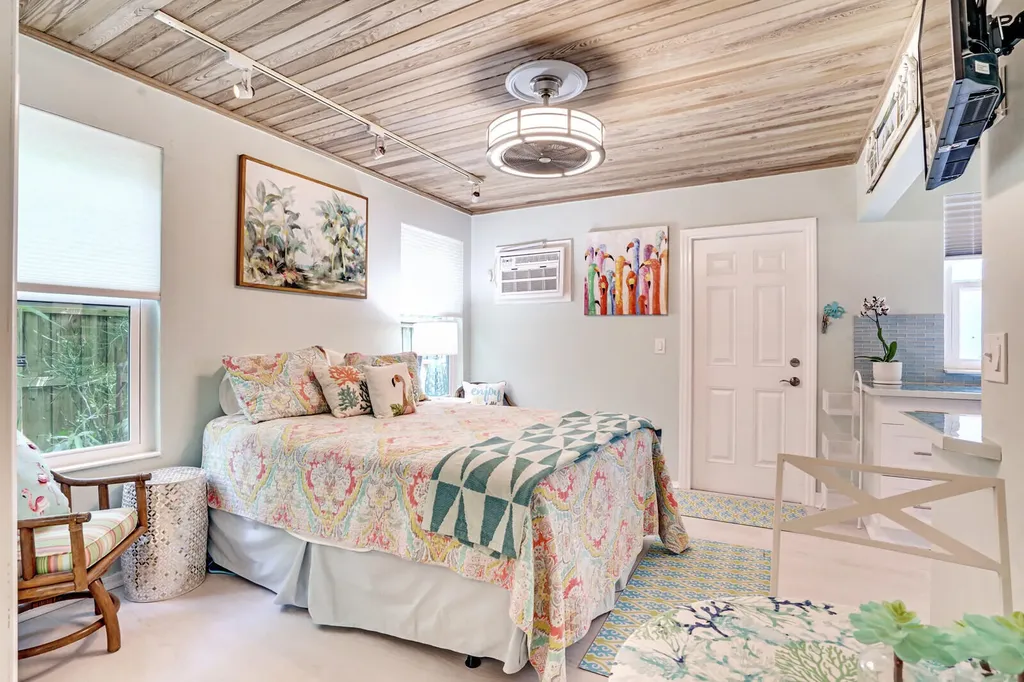 9 NW 9th Street Delray Beach FL 33444