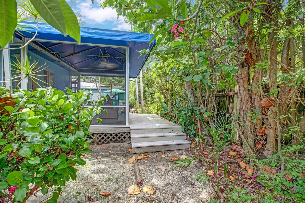9 NW 9th Street Delray Beach FL 33444