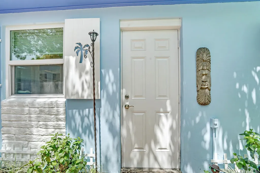 9 NW 9th Street Delray Beach FL 33444