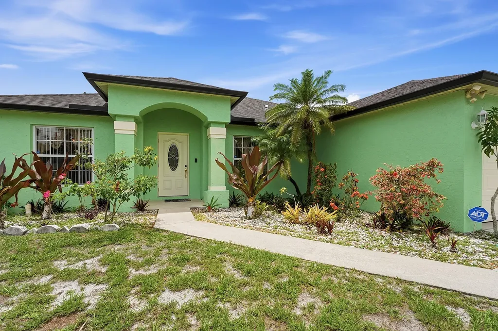 1842 SW Penrose Avenue Port St Lucie FL 34953