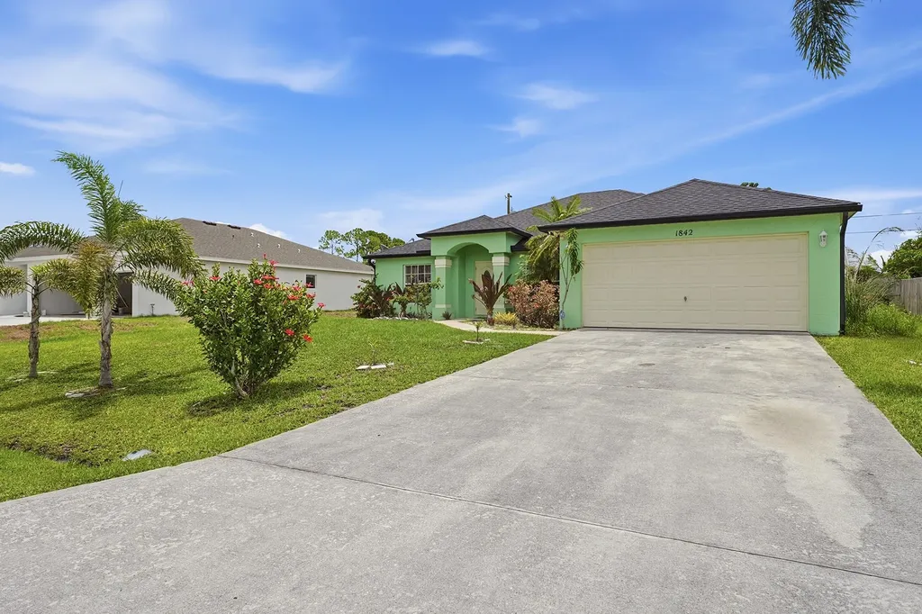 1842 SW Penrose Avenue Port St Lucie FL 34953
