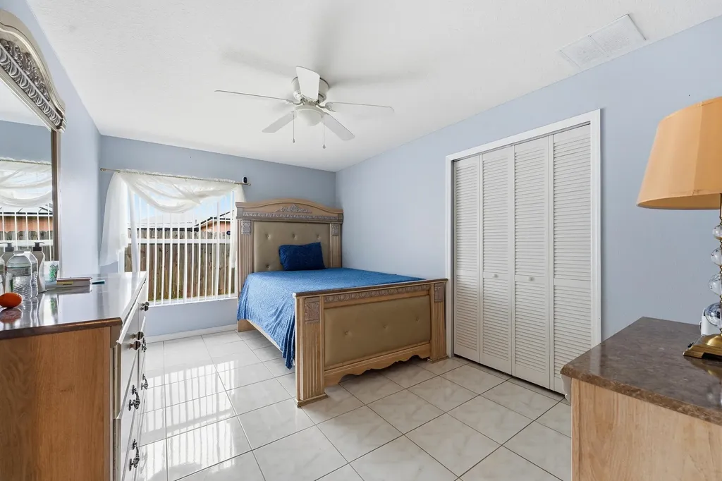 1842 SW Penrose Avenue Port St Lucie FL 34953
