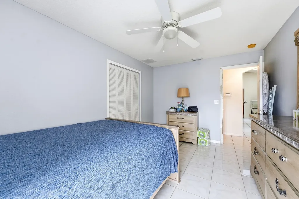 1842 SW Penrose Avenue Port St Lucie FL 34953