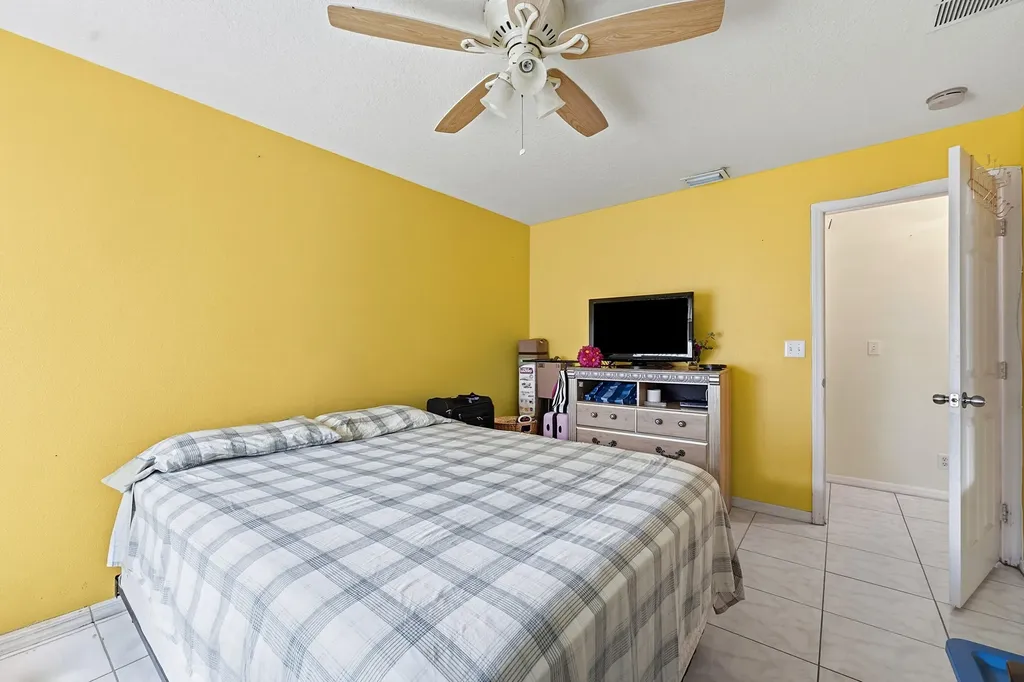 1842 SW Penrose Avenue Port St Lucie FL 34953