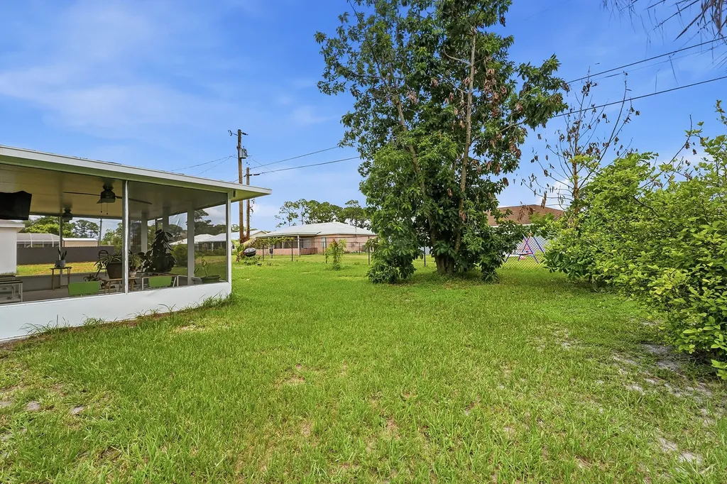 1842 SW Penrose Avenue Port St Lucie FL 34953