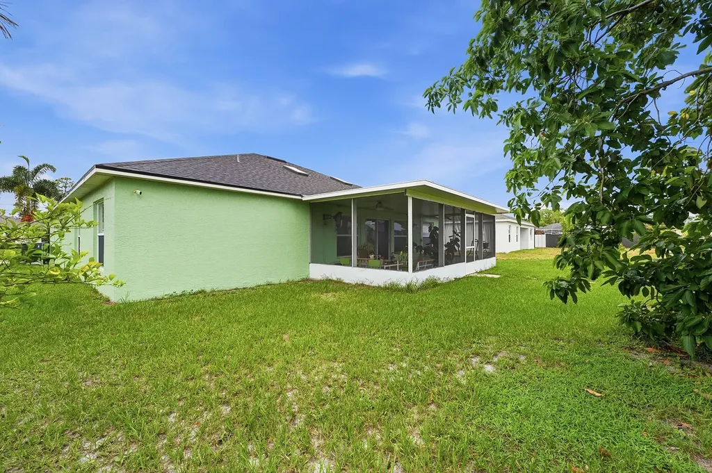 1842 SW Penrose Avenue Port St Lucie FL 34953