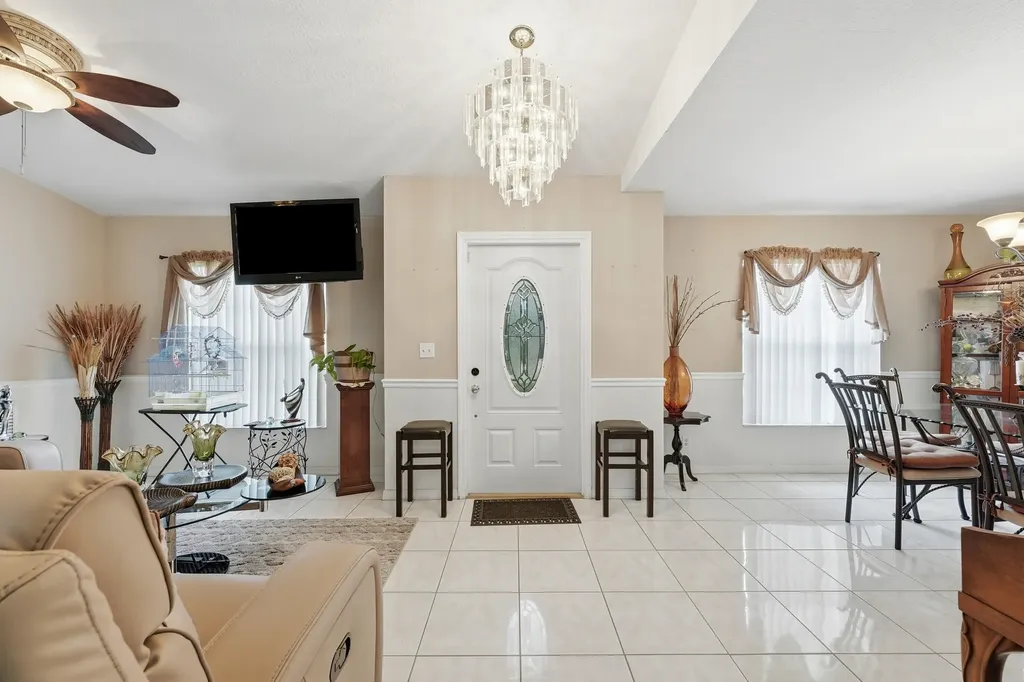 1842 SW Penrose Avenue Port St Lucie FL 34953