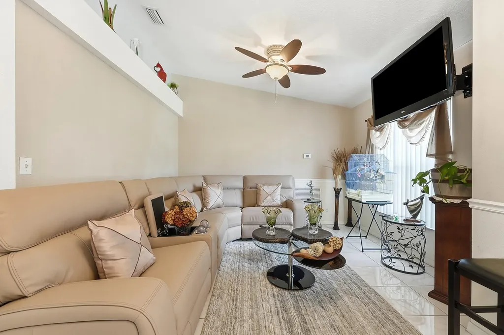 1842 SW Penrose Avenue Port St Lucie FL 34953