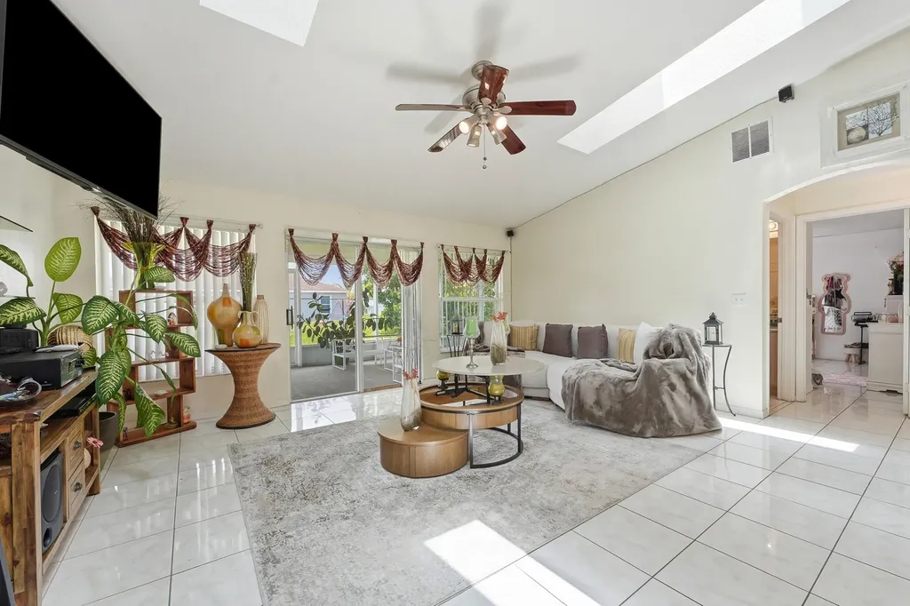1842 SW Penrose Avenue Port St Lucie FL 34953