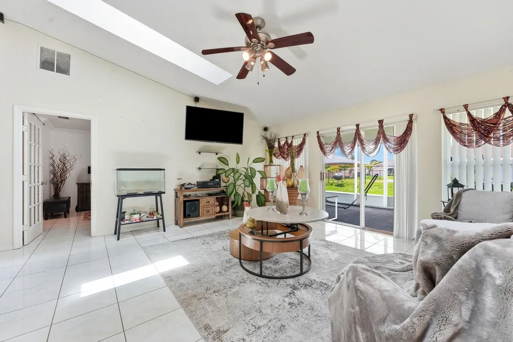 1842 SW Penrose Avenue Port St Lucie FL 34953