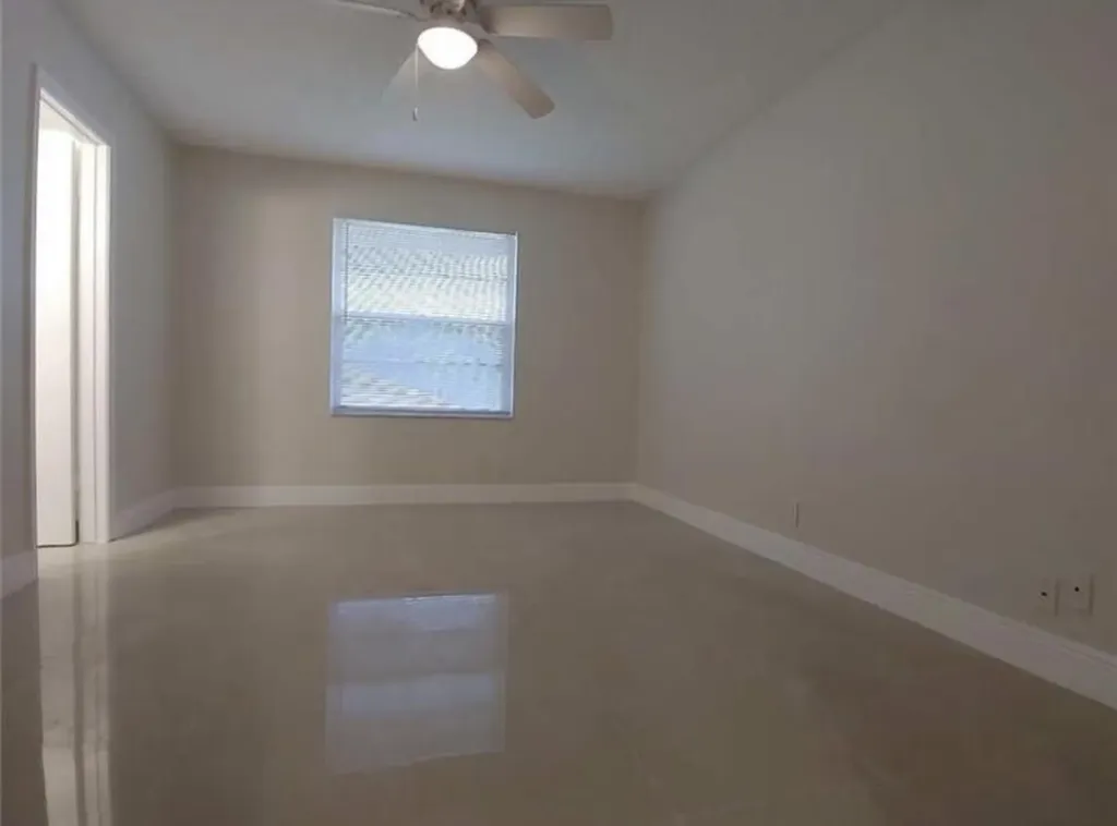 9903 Three Lakes Circle Boca Raton FL 33428