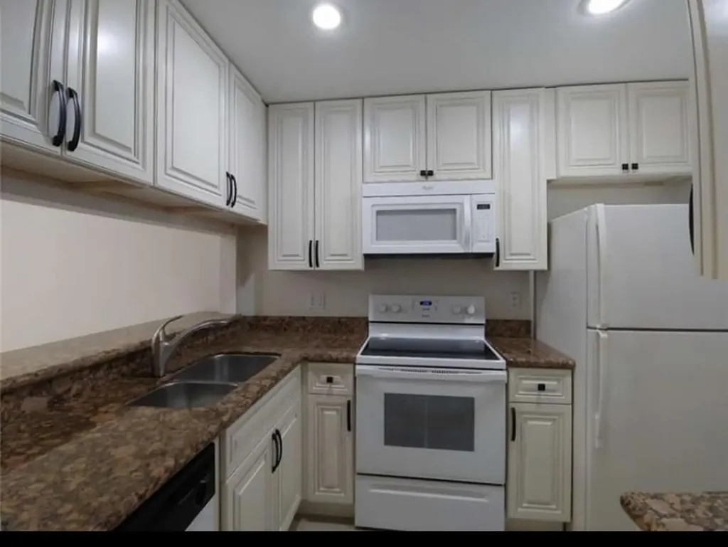 9903 Three Lakes Circle Boca Raton FL 33428