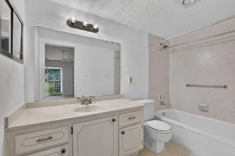 2049 Ventnor O Crescent Deerfield Beach FL 33442