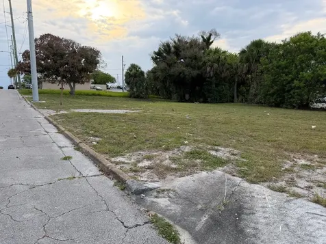 408 Avenue E Fort Pierce FL 34950