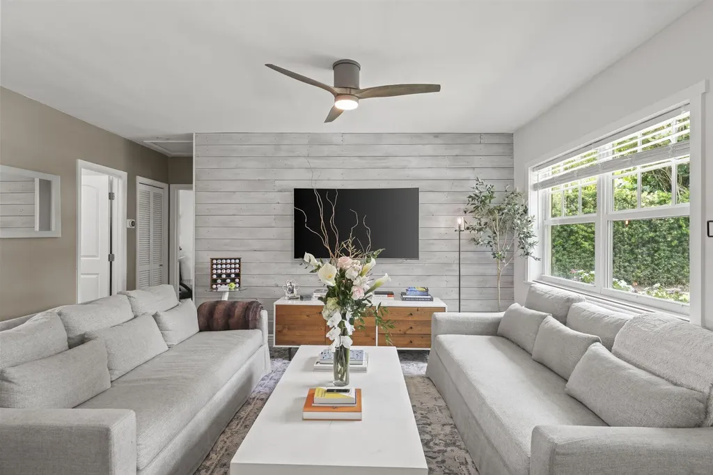 2205 W Pineridge Court Delray Beach FL 33444