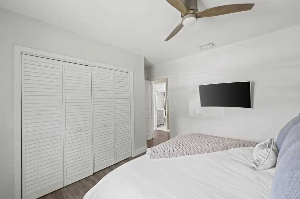 2205 W Pineridge Court Delray Beach FL 33444