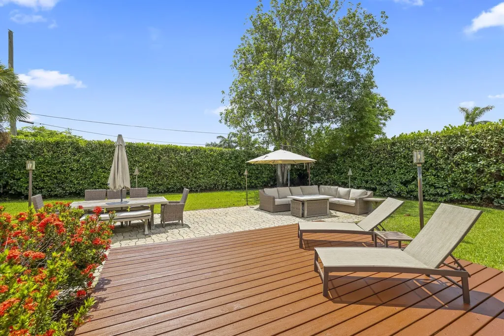 2205 W Pineridge Court Delray Beach FL 33444