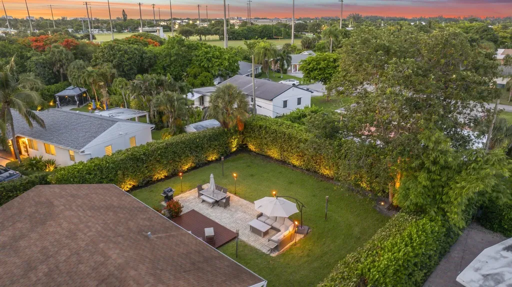 2205 W Pineridge Court Delray Beach FL 33444