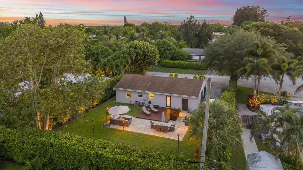 2205 W Pineridge Court Delray Beach FL 33444