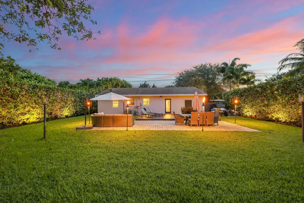 2205 W Pineridge Court Delray Beach FL 33444